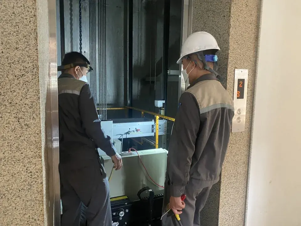 Dịch vụ bảo trì thang máy khách sạn chuyên nghiệp từ SMART HOUSE