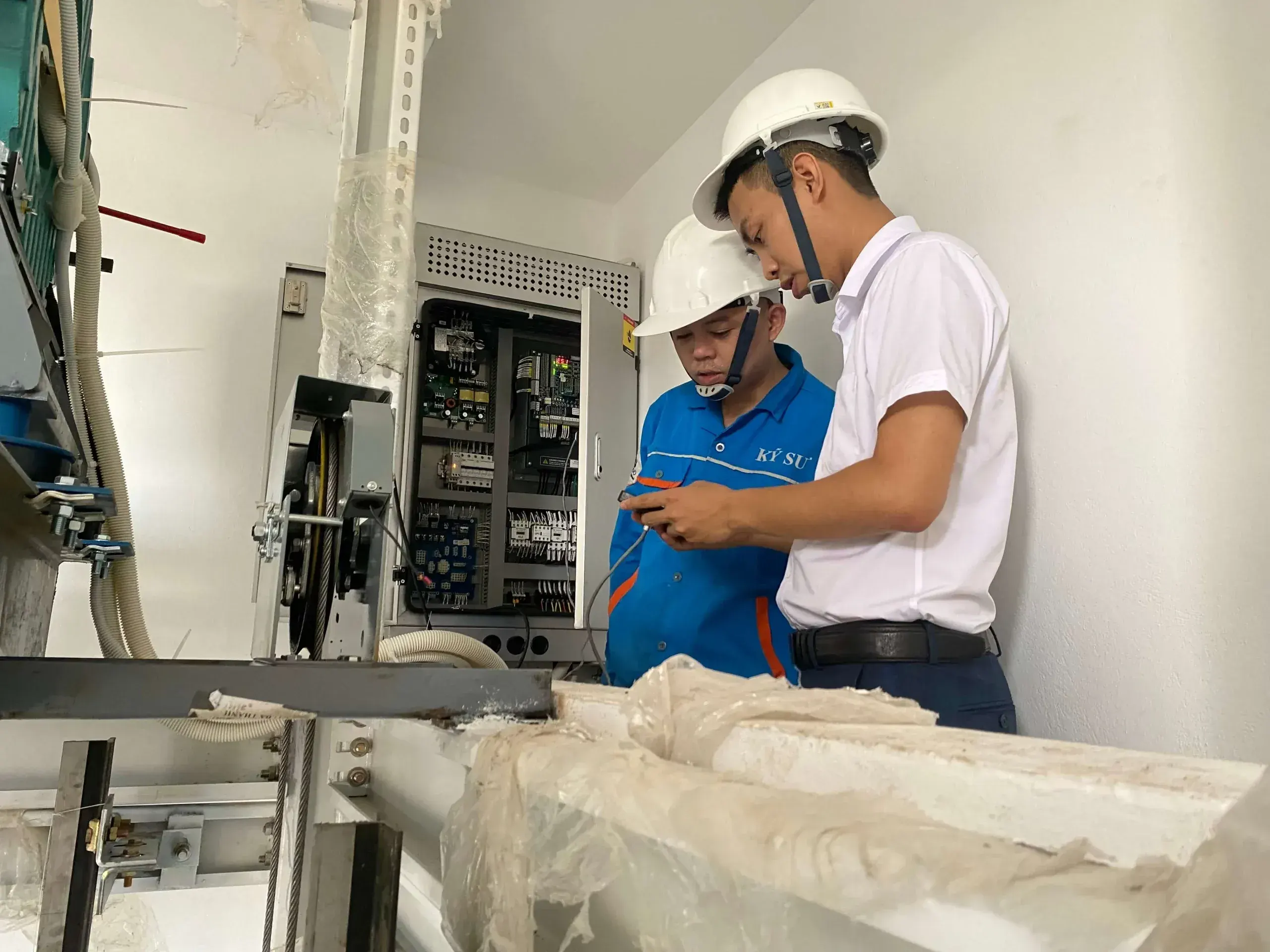 Tầm quan trọng của việc bảo trì thang máy theo quy định