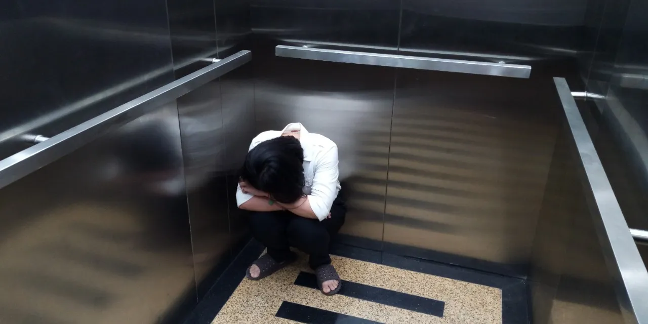 Nguyên nhân phổ biến khiến thang máy bị mất điện